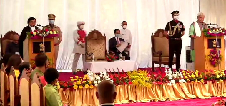 जम्मू-कश्मीर के नए उपराज्यपाल मनोज सिन्हा ने ली शपथ, कहा- विकास को आगे ले जाना मेरा उद्देश्य
