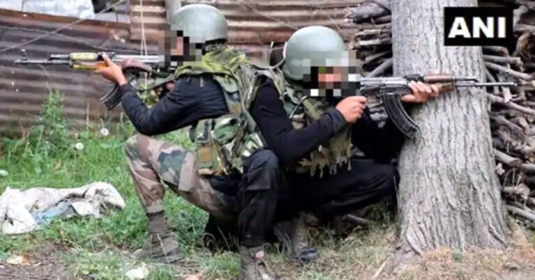 J&K: स्वतंत्रता दिवस से एक दिन पहले पुलिस पार्टी पर जैश के आतंकियों ने किया हमला, 2 जवान शहीद!