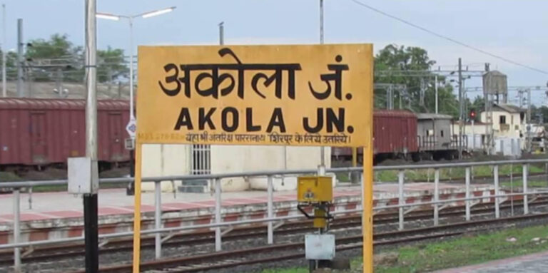 अकोला: ट्रेन के सामने कूदकर दो महिलाओं ने की आत्महत्या!