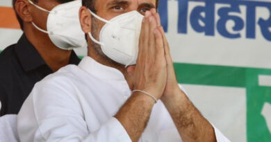 बिहार चुनाव: राहुल गांधी बोले- मोदी जी आपके आगे सर झुकाते हैं, लेकिन मदद अमीरों की करते हैं!