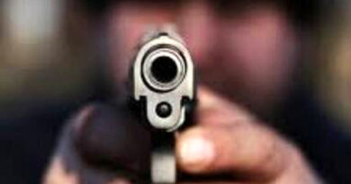 UP: गाजीपुर में हिस्ट्रीशीटर की पत्नी को मारी गोली