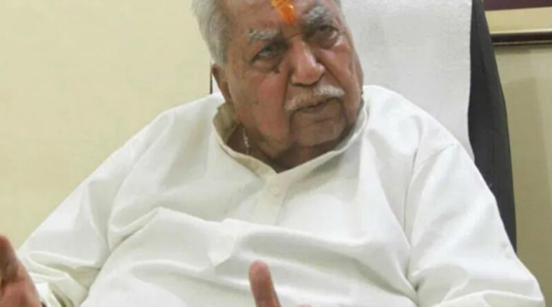 नहीं रहे गुजरात के पूर्व सीएम केशुभाई पटेल, 92 वर्ष की उम्र में निधन, कुछ दिन पहले कोरोना से हुए थे पीड़ित, हार्ट अटैक से हुआ निधन