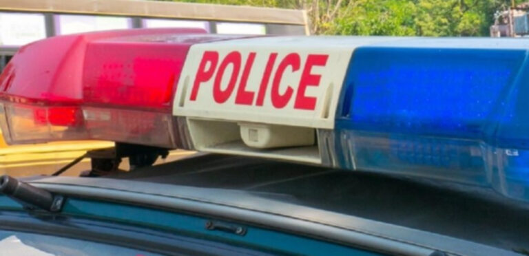 MP: पीठ पर घुसे चाकू के साथ थाने पहुंचा युवक, अस्पताल ले जाने की जगह पुलिस ने घंटों रखा खड़े