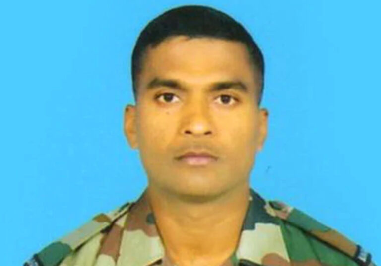 महाराष्ट्र: नौशेरा सेक्टर में पाकिस्तानी सीजफायर उल्लंघन का सेना ने दिया मुंहतोड़ जवाब, एक जवान शहीद