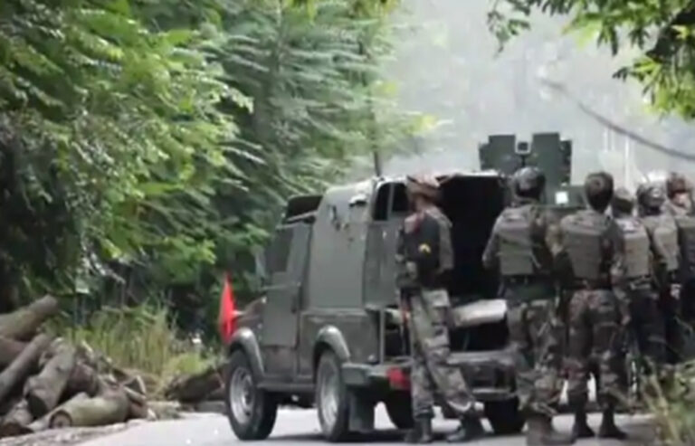 LoC से लगे माछिल सेक्टर में घुसपैठ की कोशिश नाकाम, कैप्टन समेत 4 जवान शहीद, 3 आतंकवादी भी ढेर