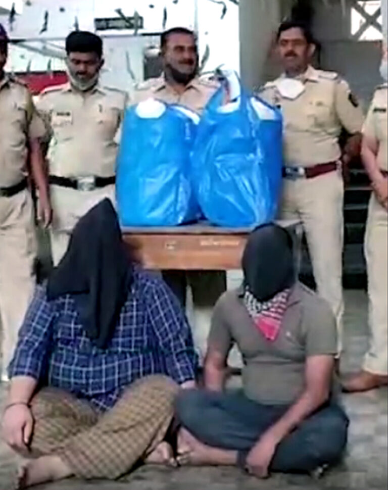 मीरा भायंदर पुलिस ने 25 किलो गांजा के साथ दो लोगों को किया गिरफ्तार