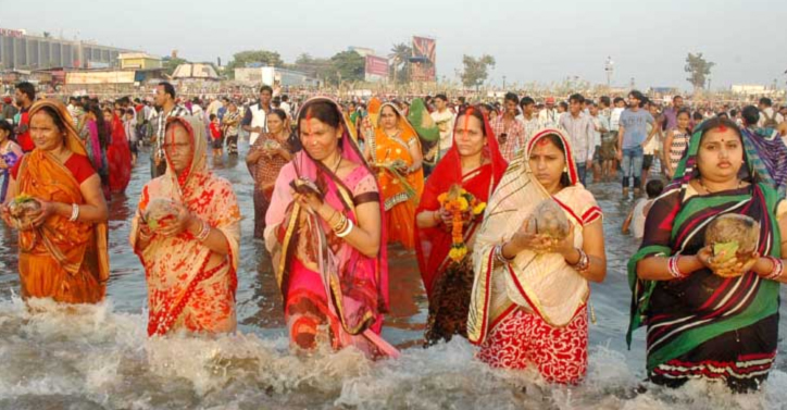मुंबई में समुद्र के किनारे छठ पूजा पर पाबन्दी, गृहमंत्री देशमुख की अपील- सादगी से मनाएं पर्व, BMC ने जारी किया निर्देश