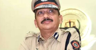 महाराष्ट्र: फडणवीस ने कहा- सरकार से नाराज होकर दिल्ली जा रहे हैं पुलिस महानिदेशक जायसवाल