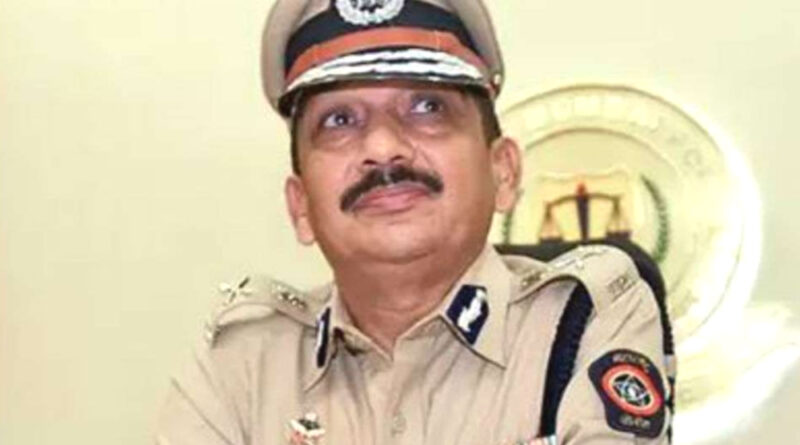 महाराष्ट्र: फडणवीस ने कहा- सरकार से नाराज होकर दिल्ली जा रहे हैं पुलिस महानिदेशक जायसवाल