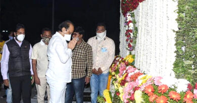 महाराष्ट्र: उपमुख्यमंत्री अजीत पवार सहित कई अन्य नेताओं ने दी कोरेगांव भीमा युद्ध स्मारक पर श्रद्धांजलि!