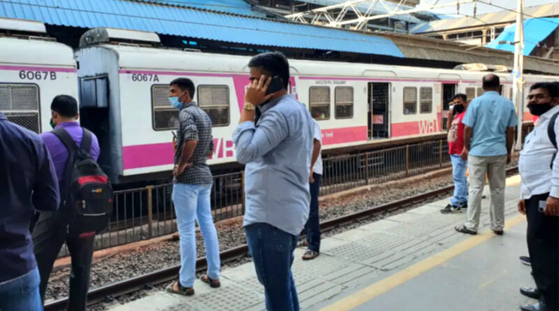 मुंबई: पति ने पत्‍नी को लोकल ट्रेन से दिया धक्‍का, नीचे गिरने पर हुई मौत! दो माह पहले हुई थी शादी