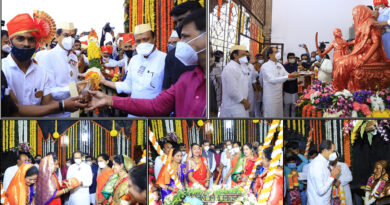 CM उद्धव और अजित पवार ने शिवनेरी किले में शिवाजी महाराज की प्रतिमा पर माल्यार्पण कर मनाई शिव जयंती