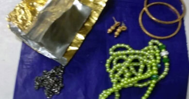 वाराणसी: एयरपोर्ट पर कस्टम विभाग ने महिला यात्री को पकड़ा, 355.65 ग्राम सोना बरामद