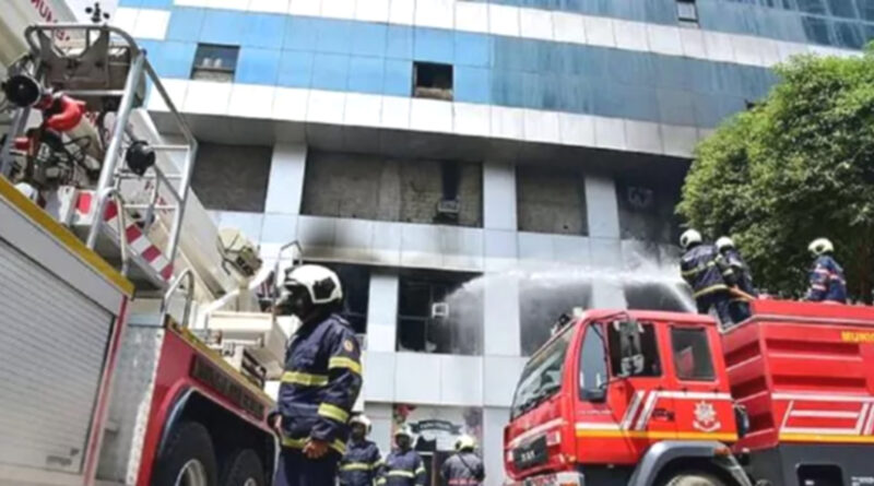 UP: कानपुर शहर में कार्डियोलॉजी अस्पताल के जनरल वार्ड में लगी आग, खिड़की से निकाले गए मरीज