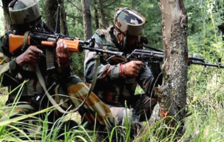 J&K: शोपियां में सुरक्षाबलों को मिली बड़ी कामयाबी, मुठभेड़ में LeT के चार आतंकी ढेर