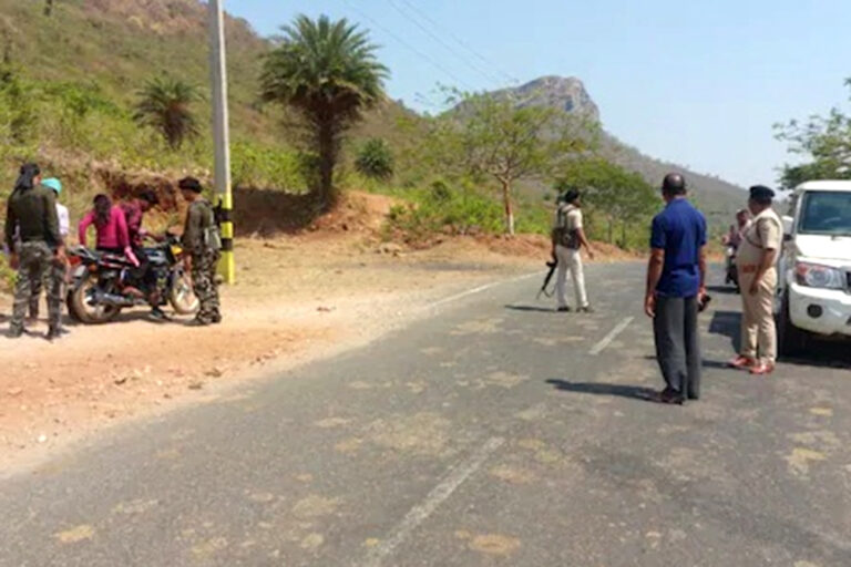 बीजापुर मुठभेड़: टल सकता था ये बड़ा नक्सली हमला, गलत खुफिया जानकारी बना 22 जवानों के मौत का कारण!