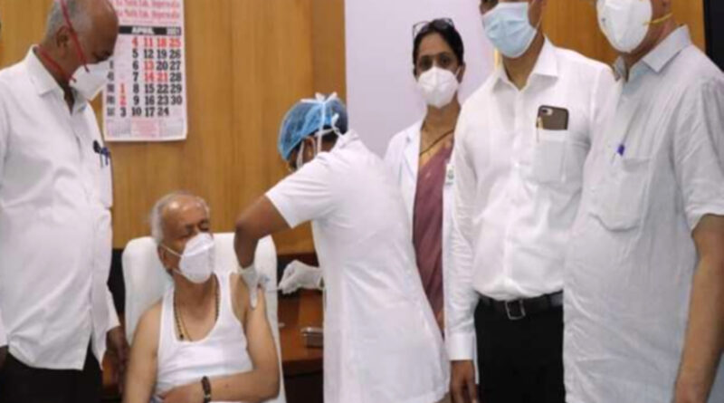 महाराष्ट्र के राज्यपाल कोश्यारी ने ली कोविड वैक्सीन की दूसरी डोज