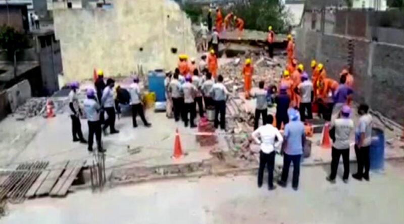 पंजाब: फैक्ट्री का निर्माणाधीन हिस्सा गिरा, मलबे में दबे 4 मजदूर, 36 को बचाया गया!