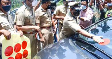 गाड़ियों पर स्टीकर लगाने वाले आदेश को मुंबई पुलिस ने लिया वापस