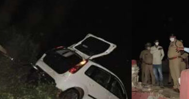 UP: पुल से टकराकर नहर में गिरी कार, बाप बेटे समेत चार की मौत!