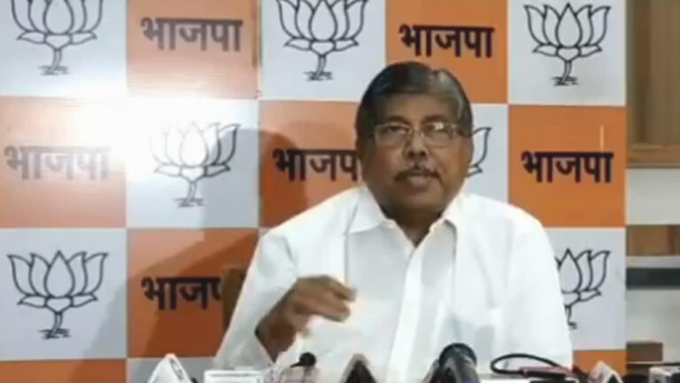 महाराष्ट्र सरकार मराठा समुदाय को तीन हजार करोड़ रुपये का पैकेज दें: चंद्रकांत पाटिल