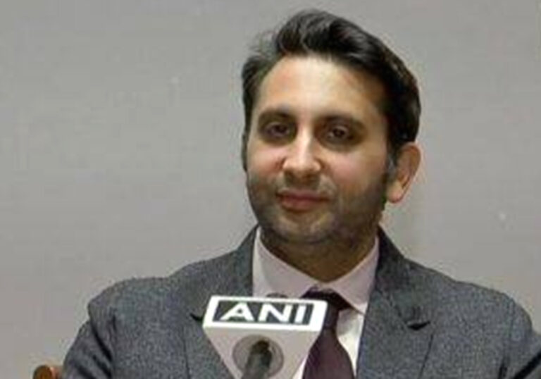 सीरम इंस्टीट्यूट ऑफ इंडिया के प्रमुख आदार पूनावाला ने कहा- सच बोल दूं तो मेरी गर्दन उड़ा दी जाएगी...!