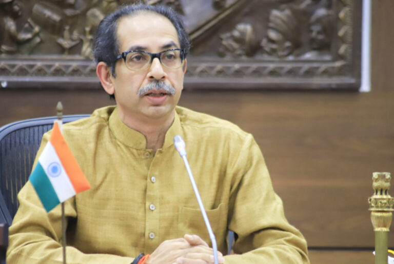 उद्धव की मोदी को सलाह- धार्मिक और राजनीतिक जमावड़ा रोकने के लिए बनाएं राष्ट्रीय नीति