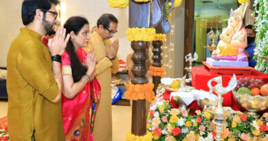गणेश चतुर्थी उत्सव: महाराष्ट्र के पूर्व सीएम, विपक्ष के नेता देवेंद्र फडणवीस ने घर पर की गणपति की पूजा