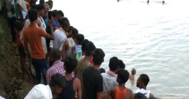 बिहार के चिरैया में बड़ा हादसा: सिकहराना नदी में नाव पलटने से 22 लोग डूबे, 6 शव बरामद!
