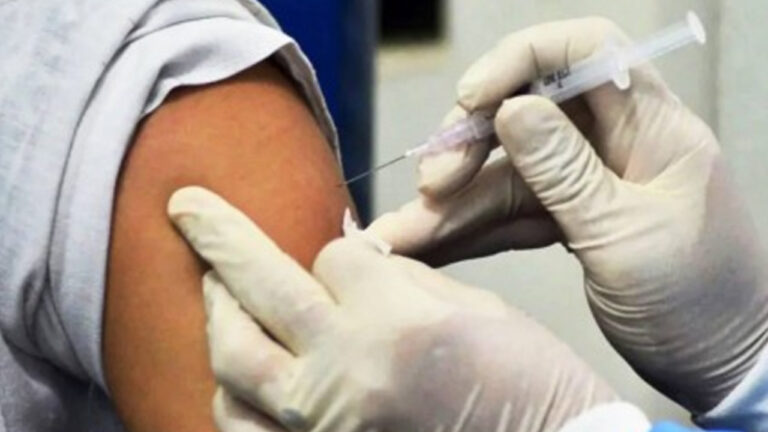 ठाणे में कोरोना वैक्सीन की जगह नर्स ने लगाया एंटी रेबीज का टीका