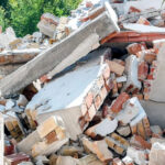 स्लैब गिरने से दो लोगों की मौत!