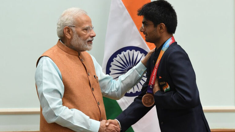 Tokyo Paralympics: नोएडा के डीएम सुहास यथिराज ने सिल्वर मेडल जीत रचा इतिहास!