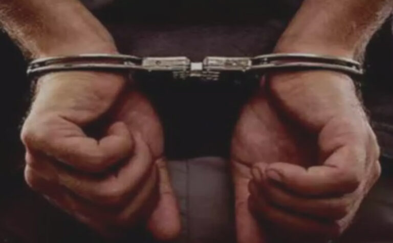 मुंबई: रेप के आरोपी की पत्नी से पैसे वसूलने के मामले में पांच गिरफ्तार