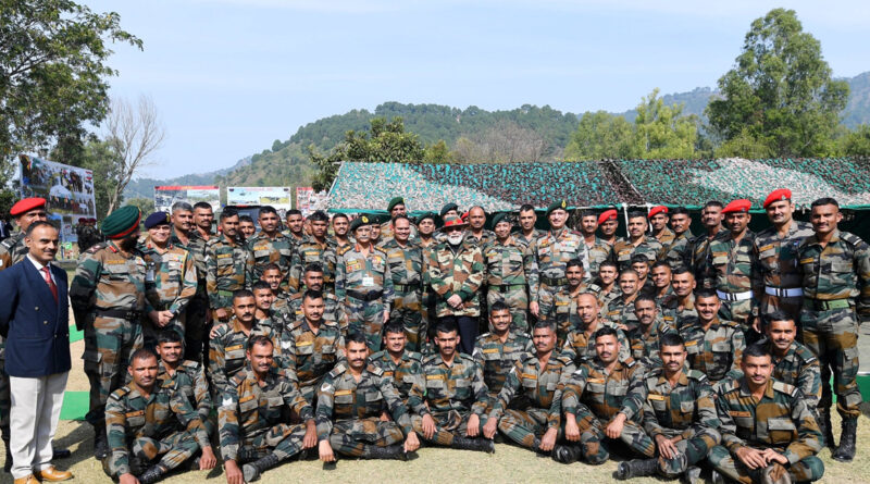पीएम मोदी ने भारतीय सेना के साथ मनाई दीपावली!