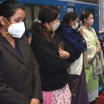 शहीदों के परिजनों से एक-एक कर मिले पीएम मोदी, बंधाया ढांढस