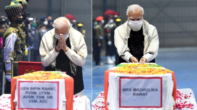 एक ही चिता पर पंचतत्व में विलीन हुए जनरल बिपिन रावत और उनकी पत्नी, बेटियों ने निभाई अंतिम संस्कार की रस्में