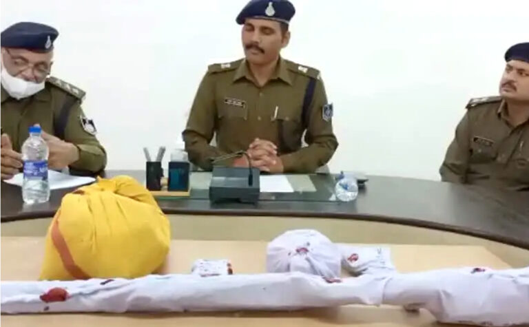 UP: गल्ला व्यापारी से 12.5 लाख रुपये की लूट, तीन घंटे में पुलिस ने किया बरामद, गिरफ्तार