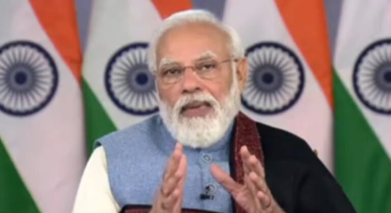 पीएम मोदी की मुख्‍यमंत्रियों को नसीहत, कहा- पाबंदियां लगाते समय लोगों की आजीविका पर भी दें ध्यान
