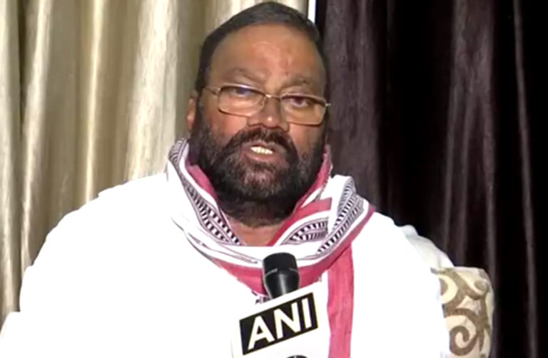 बीजेपी से इस्तीफा देते ही पूर्व मंत्री स्वामी प्रसाद मौर्य की मुश्किलें बढ़ी, कोर्ट ने जारी किया गिरफ्तारी वारंट