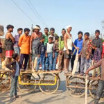 गुसाई ग्रामीणों की भीड़ ने किया सड़क जाम