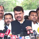 महाराष्ट्र विधानसभा के बाहर भाजपा विधायकों का प्रदर्शन, नवाब मलिक के इस्‍तीफे की कर रहे हैं मांग