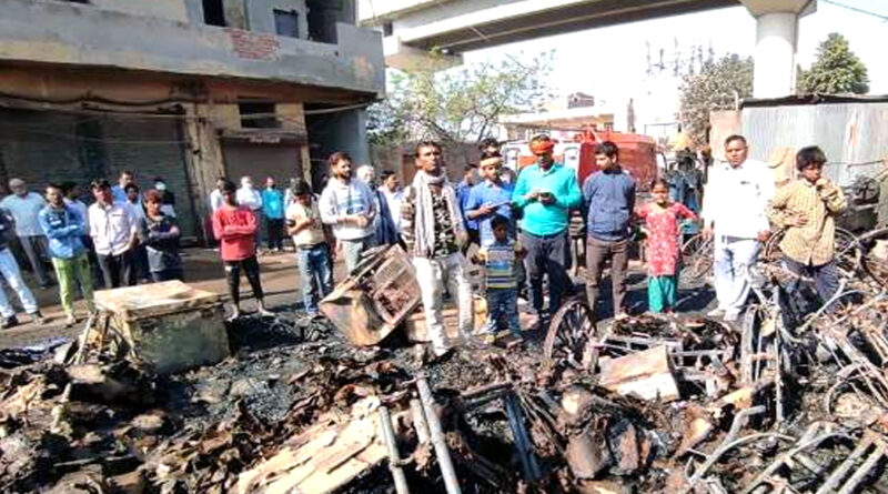 दिल्ली के गोकुलपुरी इलाके की झुग्गियों में आग लगने से 7 की मौत!