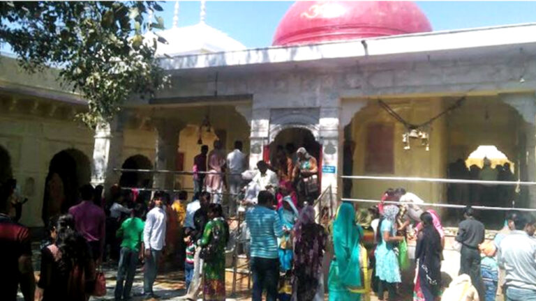मुंबई की अविवाहित लड़की...बिहार आते ही मांग में सिंदूर लगा, मेले में करती थी ये बड़ा कांड