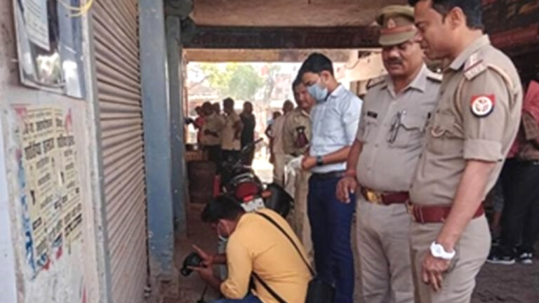 भदोही: मोबाइल की दुकान से ताला काटकर 5 लाख से अधिक की चोरी, जांच में जुटी पुलिस