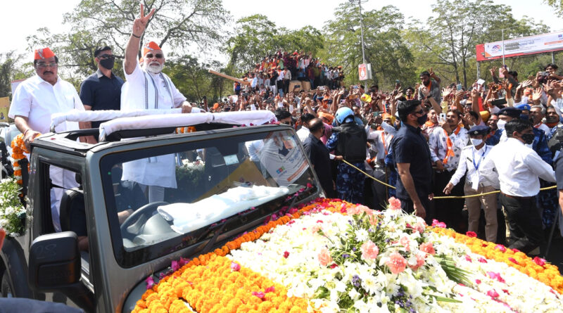 चार राज्यों में प्रचंड जीत के बाद पीएम मोदी ने गुजरात में किया चुनावी शंखनाद, 'मेगा शो'