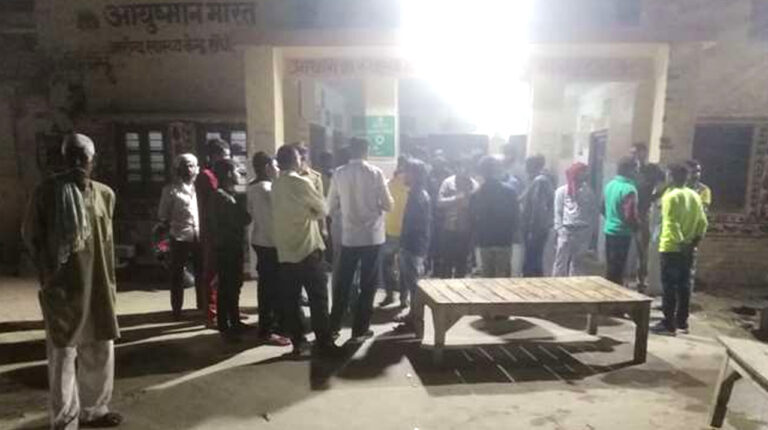 जौनपुर में साइकिल सवार को बचाने के चक्कर में गई चार जानें!