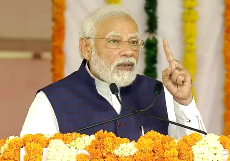महाराष्ट्र में पीएम मोदी ने किया कई विकास परियोजनाओं का उद्घाटन