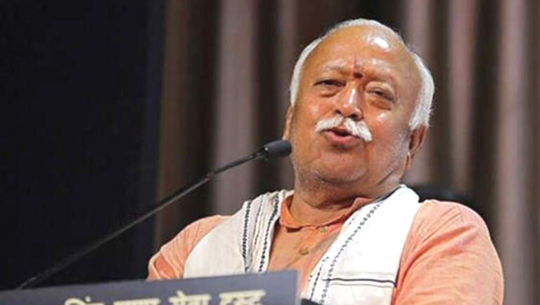 अखंड भारत को लेकर संघ प्रमुख के बयान पर शिवसेना का तंज, पहले कश्मीरी पंडितों की घर वापसी कराएं