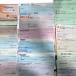 गिरफ्तार आरोपियों के पास से 57 चेक हस्ताक्षर के साथ मिला है