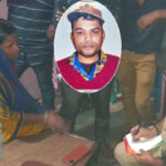 पर‍िवारीजनों का आरोप है क‍ि जेई ट्रांसफर के नाम पर गोकुल का मानसिक उत्पीड़न कर रहा था. एक लाख रुपये व पत्नी को एक रात के लिए उसके पास भेजने की अनुचित मांग कर रहा था. जिससे तंग आकर उसने ऐसा कदम उठाया.